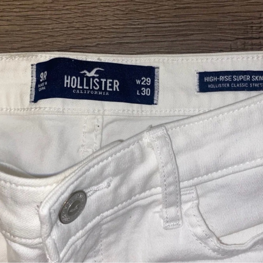 Hollister Classic White Skinny Jeans